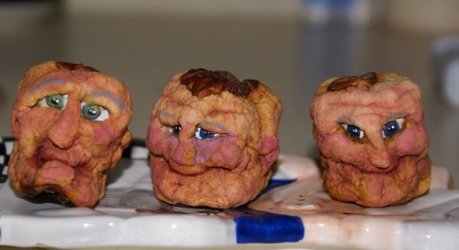 shrunken apple dolls